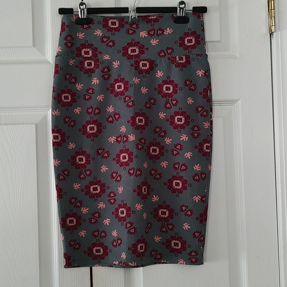 Lularoe  Cassie Abstract Pencil Skirt Sage, Pink, Red Sz XS NWOT